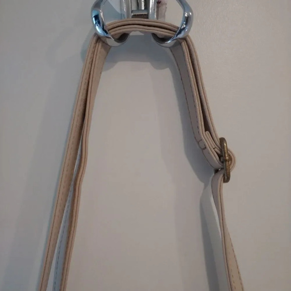 Fiorelli Purse, Salmon/Tan, Adjustable Strap - Picture 5 of 15